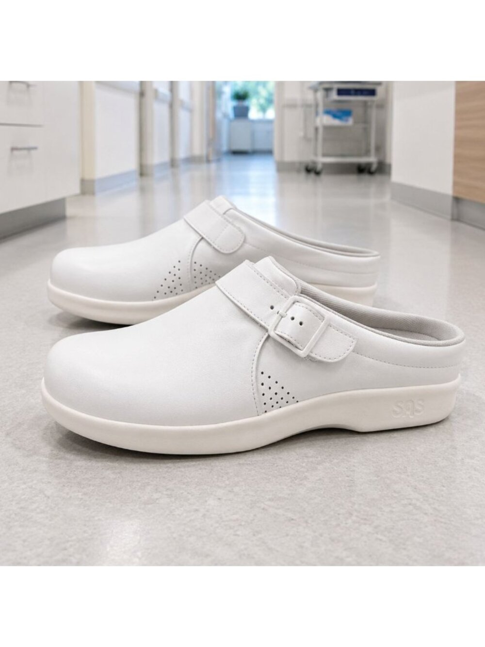 SAS Women’s Size 10 N White Clogs San Antonio Leather Buckle Shoes Made in USA